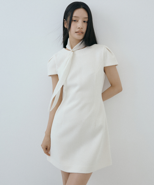 LUCIR ZU(ルシールズ)の「Custom Scarf Tweed Mini Dress Set (cream)(ワンピース・レディース・その他・SMALL/MEDIUM)」の3枚目の写真