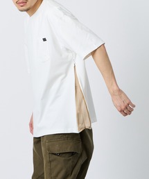 +phenix（プラスフェニックス）の「[+phenix プラスフェニックス] 別注 サイドメッシュ ベンチレーション ポケットTシャツ（Tシャツ/カットソー）」