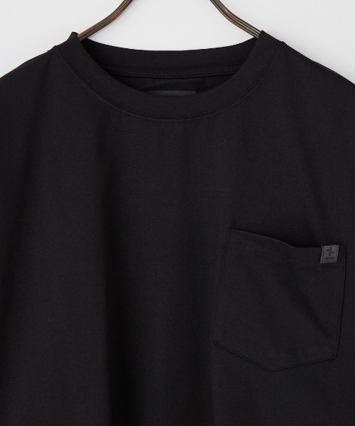 +phenix（プラスフェニックス）の「[＋phenix/プラスフェニックス] 別注 サイドメッシュ ベンチレーション ポケットTシャツ【追加】（Tシャツ/カットソー・メンズ・ブラック/ホワイト/グレー・XL/L/M）」の10枚目の写真