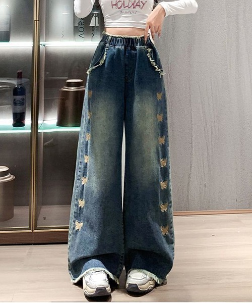 &soiree(アンドソワレ)の「ウエストゴムサイドバタフライ刺繍デニムパンツ(デニムパンツ・レディース・インディゴブルー・MEDIUM/LARGE/X-LARGE)」の2枚目の写真