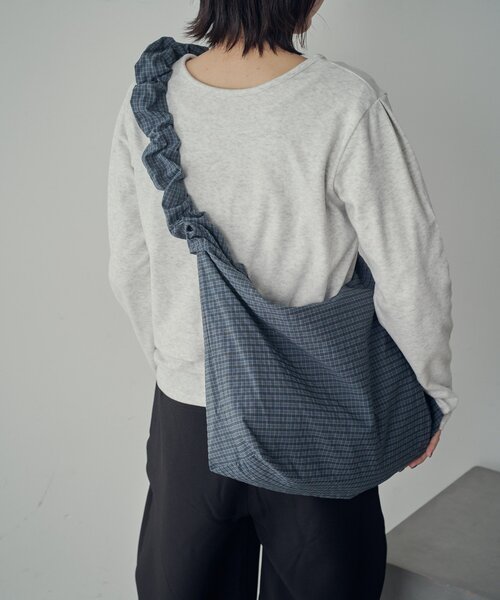 goocy（グーシー）の「チェックショルダーバッグ（ショルダーバッグ・レディース・ブラック/チャコールグレー・FREE）」の2枚目の写真