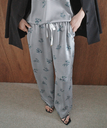 SLOBE IENA | Margaux Dereume × SLOBE サテンイージーパンツ(その他パンツ)