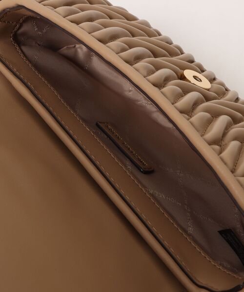MICHAEL KORS(マイケルコース)の「MILA SM CONV XBODY Crossbody(ショルダーバッグ・レディース・キャメル・FREE)」の4枚目の写真