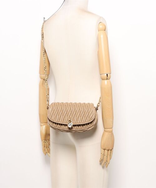 MICHAEL KORS(マイケルコース)の「MILA SM CONV XBODY Crossbody(ショルダーバッグ・レディース・キャメル・FREE)」の5枚目の写真