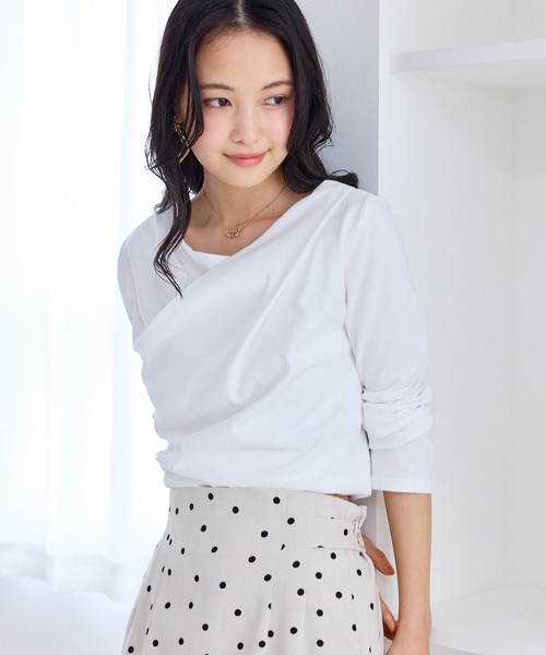 VIS(ビス)の「【WEB限定】長袖ドレープカットソー(Tシャツ/カットソー・レディース・ブラック/キナリ・FREE)」の3枚目の写真