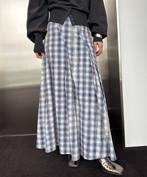 UNEVEN CHECK SPIRAL SKIRT（スカート）｜Ameri（アメリ）の