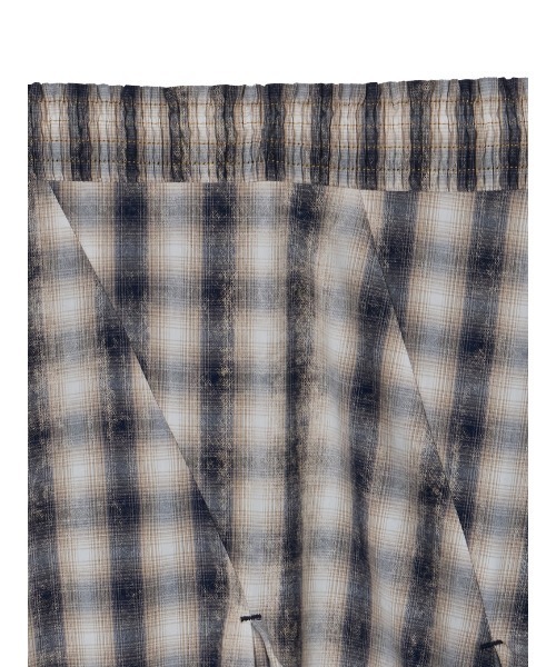 Ameri(アメリ)の「UNEVEN CHECK SPIRAL SKIRT(スカート・レディース・ネイビー/ブルー・MEDIUM/SMALL)」の12枚目の写真