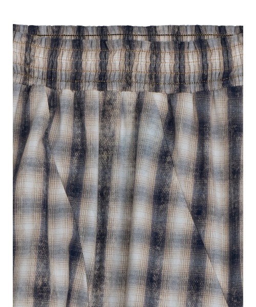 Ameri(アメリ)の「UNEVEN CHECK SPIRAL SKIRT(スカート・レディース・ネイビー/ブルー・MEDIUM/SMALL)」の16枚目の写真