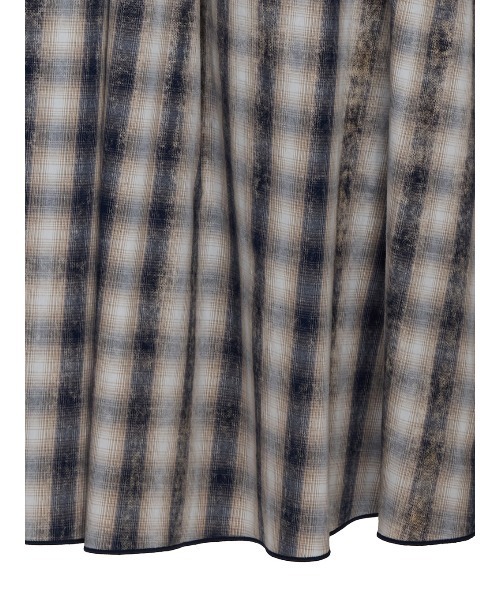 Ameri(アメリ)の「UNEVEN CHECK SPIRAL SKIRT(スカート・レディース・ネイビー/ブルー・MEDIUM/SMALL)」の17枚目の写真
