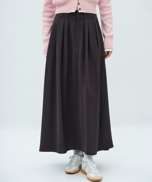 PUBLIC TOKYO（パブリックトウキョウ）の「【2026春新作】タックフレアスカート（スカート・レディース・ダークグレー/ライトベージュ/カーキ・1/2）」の4枚目の写真