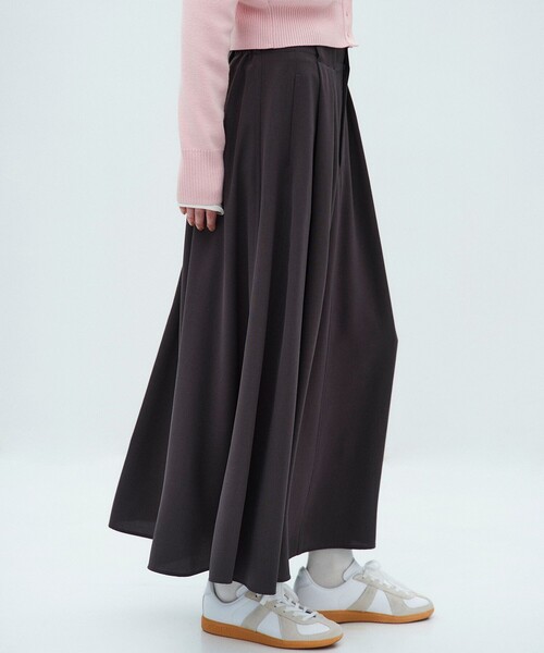 PUBLIC TOKYO（パブリックトウキョウ）の「【2026春新作】タックフレアスカート（スカート・レディース・ダークグレー/ライトベージュ/カーキ・1/2）」の8枚目の写真