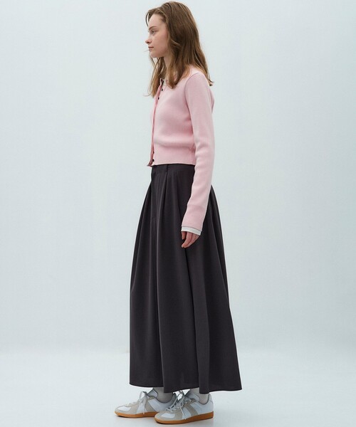 PUBLIC TOKYO（パブリックトウキョウ）の「【2026春新作】タックフレアスカート（スカート・レディース・ダークグレー/ライトベージュ/カーキ・1/2）」の10枚目の写真