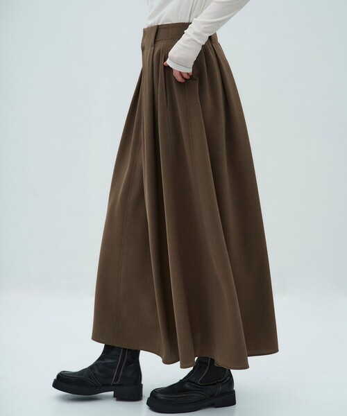 PUBLIC TOKYO（パブリックトウキョウ）の「【2026春新作】タックフレアスカート（スカート・レディース・ダークグレー/ライトベージュ/カーキ・1/2）」の15枚目の写真