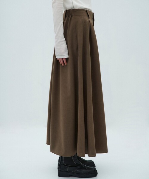 PUBLIC TOKYO（パブリックトウキョウ）の「【2026春新作】タックフレアスカート（スカート・レディース・ダークグレー/ライトベージュ/カーキ・1/2）」の18枚目の写真