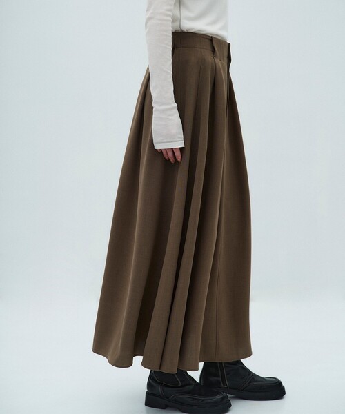PUBLIC TOKYO（パブリックトウキョウ）の「【2026春新作】タックフレアスカート（スカート・レディース・ダークグレー/ライトベージュ/カーキ・1/2）」の19枚目の写真