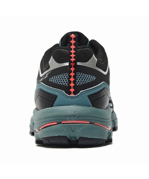 MIZUNO(ミズノ )の「MIZUNO WAVE DAICHI LS(ミズノ ウエーブ ダイチ LS)(スニーカー・メンズ・ベージュ系/グレー系・23cm/23.5cm/24cm/24.5cm/25cm/25.5cm/26cm/26.5cm/27cm/27.5cm/28cm/28.5cm/29cm/29.5cm/30cm)」の10枚目の写真