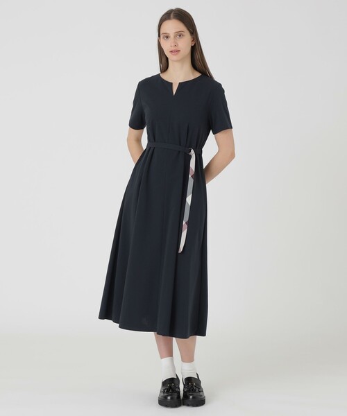BLUE LABEL CRESTBRIDGE(ブルーレーベルクレストブリッジ)の「【接触冷感】【抗菌防臭】【UVカット】【吸水速乾】コンパクトポンチドレス(ワンピース・レディース・ダークネイビー/ブラック/ベビーピンク・36/38/40)」の2枚目の写真