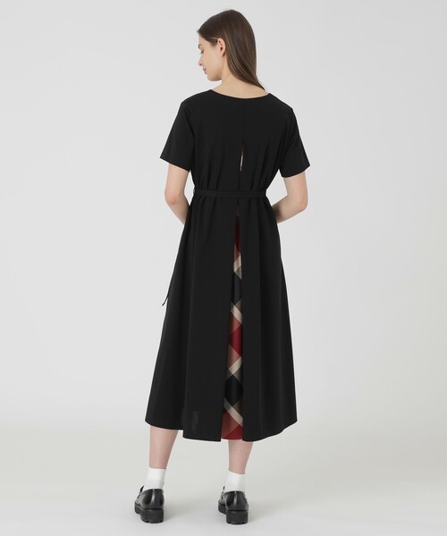 BLUE LABEL CRESTBRIDGE(ブルーレーベルクレストブリッジ)の「【接触冷感】【抗菌防臭】【UVカット】【吸水速乾】コンパクトポンチドレス(ワンピース・レディース・ダークネイビー/ブラック/ベビーピンク・36/38/40)」の5枚目の写真