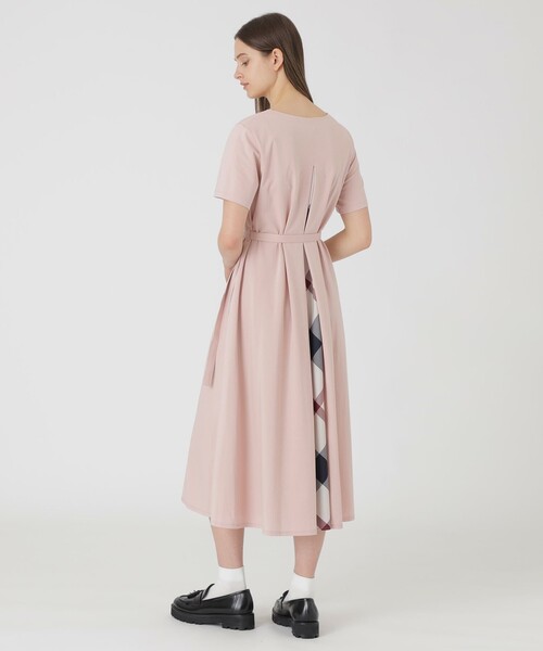 BLUE LABEL CRESTBRIDGE(ブルーレーベルクレストブリッジ)の「【接触冷感】【抗菌防臭】【UVカット】【吸水速乾】コンパクトポンチドレス(ワンピース・レディース・ダークネイビー/ブラック/ベビーピンク・36/38/40)」の12枚目の写真