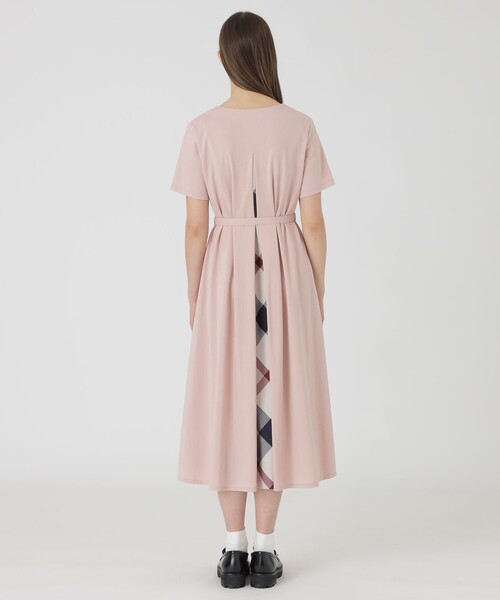 BLUE LABEL CRESTBRIDGE(ブルーレーベルクレストブリッジ)の「【接触冷感】【抗菌防臭】【UVカット】【吸水速乾】コンパクトポンチドレス(ワンピース・レディース・ダークネイビー/ブラック/ベビーピンク・36/38/40)」の14枚目の写真