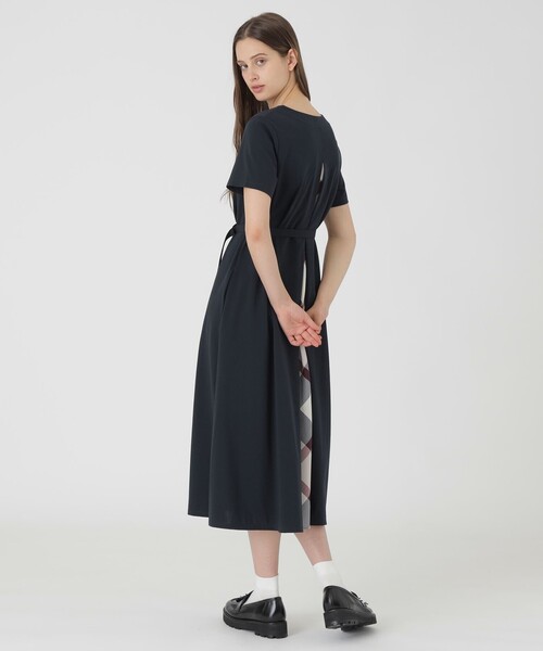 BLUE LABEL CRESTBRIDGE(ブルーレーベルクレストブリッジ)の「【接触冷感】【抗菌防臭】【UVカット】【吸水速乾】コンパクトポンチドレス(ワンピース・レディース・ダークネイビー/ブラック/ベビーピンク・36/38/40)」の19枚目の写真