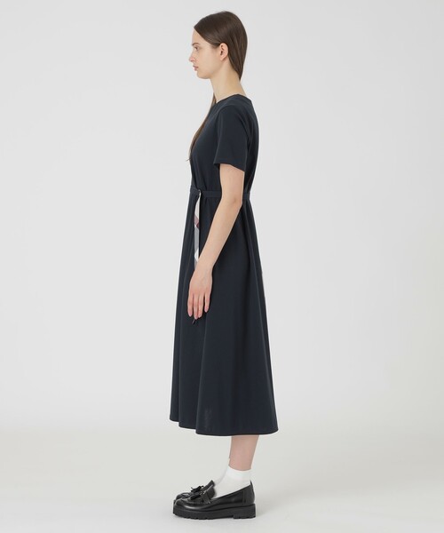 BLUE LABEL CRESTBRIDGE(ブルーレーベルクレストブリッジ)の「【接触冷感】【抗菌防臭】【UVカット】【吸水速乾】コンパクトポンチドレス(ワンピース・レディース・ダークネイビー/ブラック/ベビーピンク・36/38/40)」の20枚目の写真