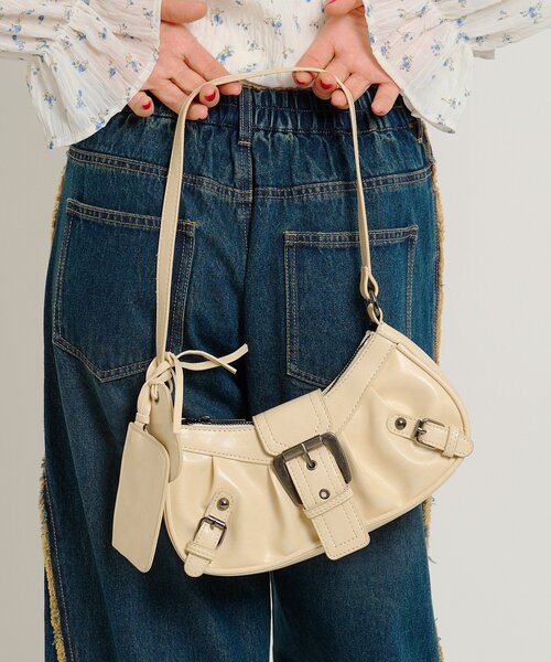 w closet（ダブルクローゼット）の「ハートミラー付きショルダーバッグ（トートバッグ・レディース・シルバー/アイボリー/ブラック・FREE）」の4枚目の写真