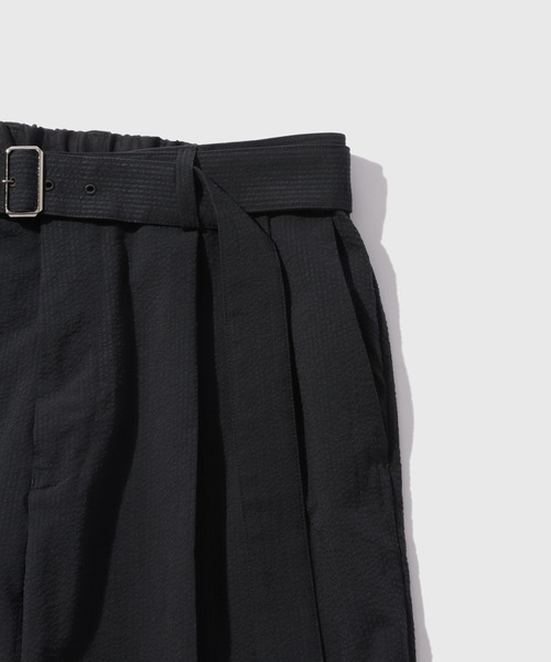 ADAM ET ROPE'(アダムエロペ)の「シアサッカー ベルテッド イージーパンツ(その他パンツ・メンズ・ブラック/ブラウン・L/M)」の6枚目の写真
