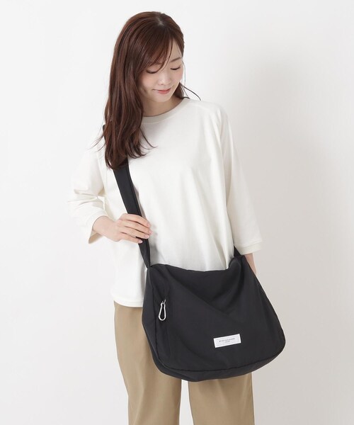 one'sterrace(ワンズテラス)の「JOUET ジョエット ラクカワソフトショルダー(ショルダーバッグ・レディース・ブラック系8/グレー系4/ベージュ系8・99)」の21枚目の写真