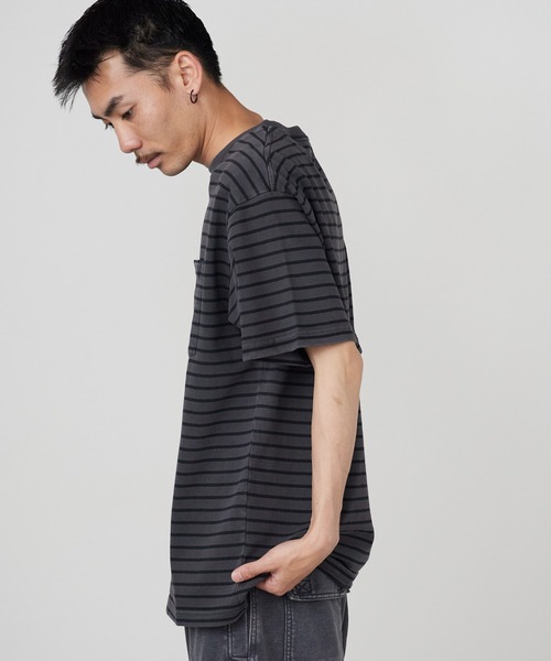 Liberaiders(リベレイダース)の「Liberaiders/リベレイダース PIGMENT DYED STRIPED S/S SHIRT ストライプデザイン ドロップショルダー クルーネックTシャツ 2026年 夏 夏服(Tシャツ/カットソー・メンズ・ブラック/パープル・M/L/XL)」の9枚目の写真