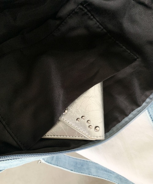 Teem Store(チームストア)の「【全10ポケット/大容量】デニム コンパクトボストンバッグ(ショルダーバッグ・レディース・ダークブルー/ライトブルー/ブラック・F)」の7枚目の写真