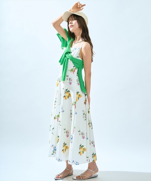 AND COUTURE(アンドクチュール)の「フルーツ×フラワープリントワンピース(ワンピース・レディース・ホワイト系その他/ブルー系その他/イエロー系その他・FREE)」の5枚目の写真