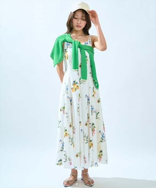 AND COUTURE(アンドクチュール)の「フルーツ×フラワープリントワンピース(ワンピース・レディース・ホワイト系その他/ブルー系その他/イエロー系その他・FREE)」の6枚目の写真