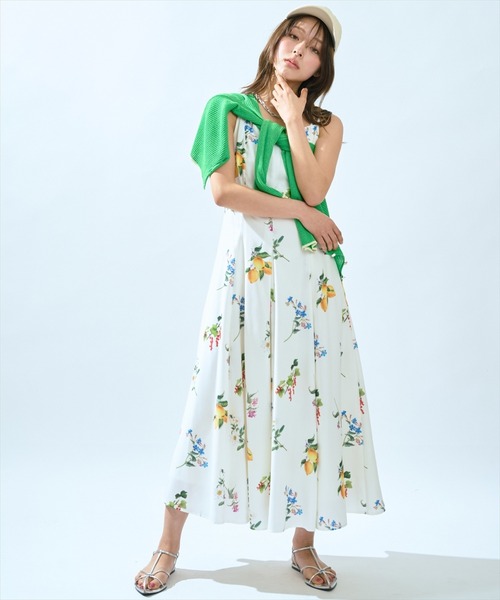 AND COUTURE(アンドクチュール)の「フルーツ×フラワープリントワンピース(ワンピース・レディース・ホワイト系その他/ブルー系その他/イエロー系その他・FREE)」の9枚目の写真