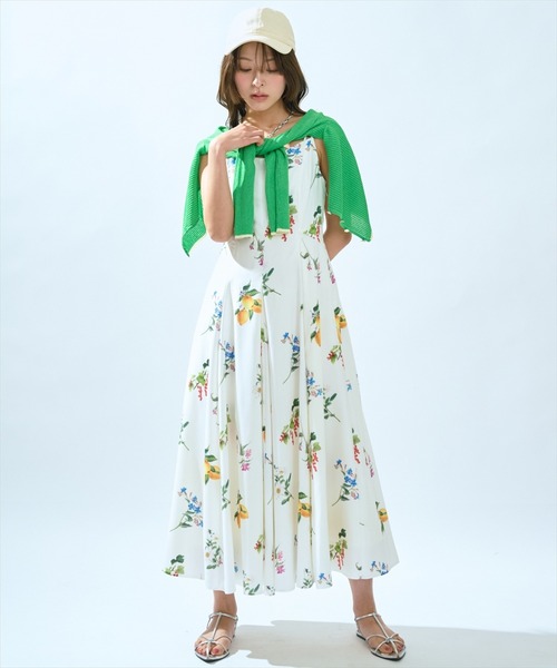 AND COUTURE(アンドクチュール)の「フルーツ×フラワープリントワンピース(ワンピース・レディース・ホワイト系その他/ブルー系その他/イエロー系その他・FREE)」の16枚目の写真