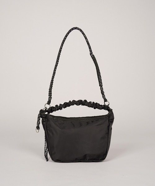MAISON SPECIAL(メゾンスペシャル)の「《UNISEX》【THEATRE PRODUCTS】Collaboration Multiway Mesh Pocket Puffer Bag/シアタープロダクツコラボレーションマルチウェイメッシュポケットパファーバッグ【MAISON SPECIAL/メゾンスペシャル】(ショルダーバッグ・メンズ・グレイッシュベージュ/ブラック・FREE)」の10枚目の写真