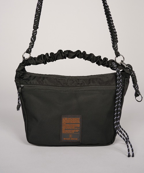 MAISON SPECIAL(メゾンスペシャル)の「《UNISEX》【THEATRE PRODUCTS】Collaboration Multiway Mesh Pocket Puffer Bag/シアタープロダクツコラボレーションマルチウェイメッシュポケットパファーバッグ【MAISON SPECIAL/メゾンスペシャル】(ショルダーバッグ・メンズ・グレイッシュベージュ/ブラック・FREE)」の11枚目の写真