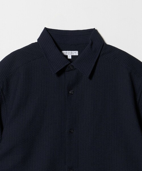 A DAY IN THE LIFE UNITED ARROWS（アデイインザライフユナイテッドアローズ）の「サッカー リラックス レギュラーカラーシャツ-吸水速乾-＜A DAY IN THE LIFE＞（シャツ/ブラウス・メンズ・ネイビー/その他1/ホワイト・L/M）」の15枚目の写真