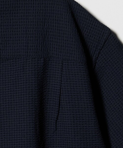 A DAY IN THE LIFE UNITED ARROWS（アデイインザライフユナイテッドアローズ）の「サッカー リラックス レギュラーカラーシャツ-吸水速乾-＜A DAY IN THE LIFE＞（シャツ/ブラウス・メンズ・ネイビー/その他1/ホワイト・L/M）」の17枚目の写真