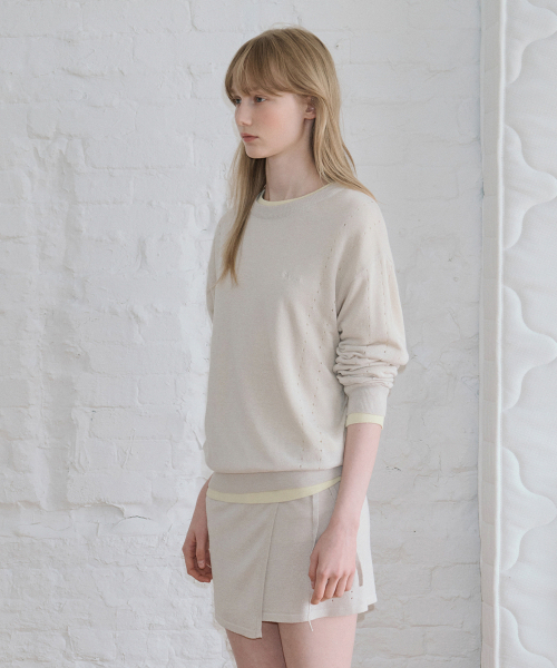 SINOON（シヌーン）の「Sheer Logo Long Sleeve Knit Pullover (Light Grey)（ニット/セーター・レディース・ライトグレー・FREE）」の2枚目の写真