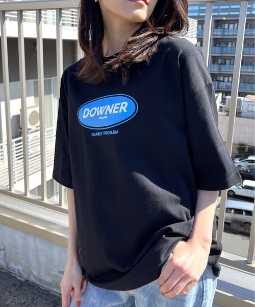 DOUBLE STEAL(ダブルスティール)の「DOWNER オーバルロゴ ビッグシルエットTシャツ(Tシャツ/カットソー・メンズ・ブラック/ネイビー/ホワイト・LARGE/MEDIUM)」の4枚目の写真