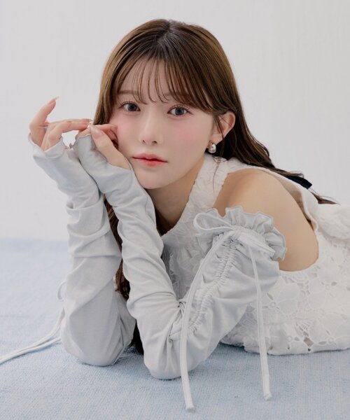 Chico（チコ）の「【SALON  by Chico】ポーチ付きドロストUVカットアームカバー（その他小物・レディース・アイボリー/ブルー/ブラック・FREE）」の11枚目の写真
