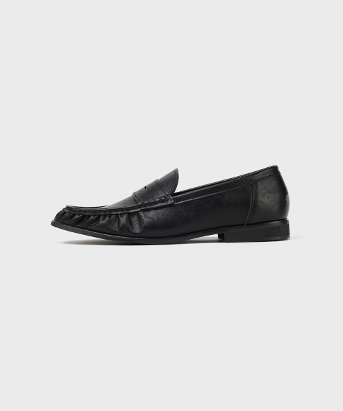 FIRENZE ATELIER（フィレンツェアトリエ）の「[SECOND.A] ショーリングディテール ユニセックス ベーシック ペニーローファー PL5900UX [WRINKLE BLACK]（ローファー・レディース・ブラック・23cm/24cm/25cm/26cm/27cm/28cm）」の4枚目の写真