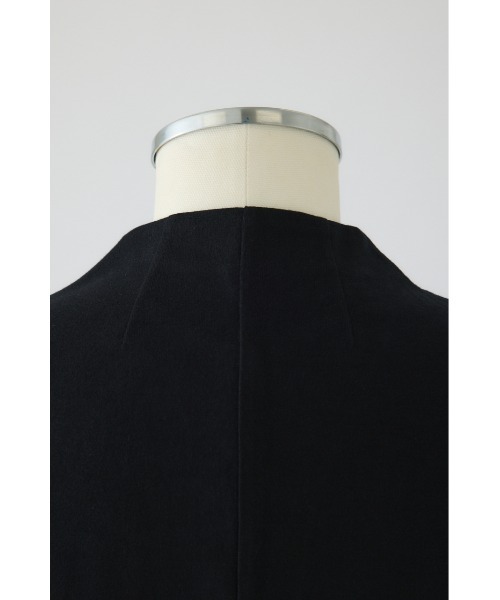 RIM.ARK（リムアーク）の「Neck darts cut tops(ネック ダーツ カット トップス)（Tシャツ/カットソー・レディース・グレー/ダークブルー/ホワイト/ブラック・38/36）」の10枚目の写真