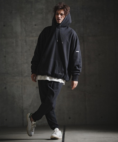 GLIMCLAP(グリムクラップ)の「mpa4163-Geometric Jacquard Jersey Shirred-Hem Hoodie パーカー(211-015-gla-cg)(パーカー・メンズ・チャコールグレー/ブラック/ロイヤルブルー・S/L/M)」の7枚目の写真
