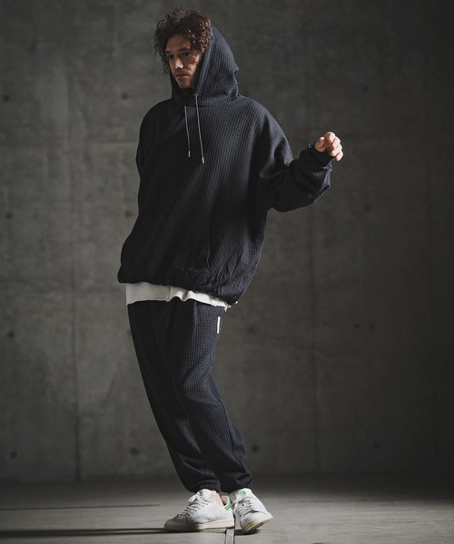GLIMCLAP(グリムクラップ)の「mpa4163-Geometric Jacquard Jersey Shirred-Hem Hoodie パーカー(211-015-gla-cg)(パーカー・メンズ・チャコールグレー/ブラック/ロイヤルブルー・S/L/M)」の9枚目の写真