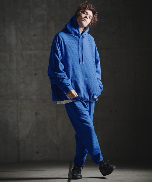 GLIMCLAP(グリムクラップ)の「mpa4163-Geometric Jacquard Jersey Shirred-Hem Hoodie パーカー(211-015-gla-cg)(パーカー・メンズ・チャコールグレー/ブラック/ロイヤルブルー・S/L/M)」の14枚目の写真