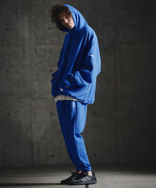 GLIMCLAP(グリムクラップ)の「mpa4163-Geometric Jacquard Jersey Shirred-Hem Hoodie パーカー(211-015-gla-cg)(パーカー・メンズ・チャコールグレー/ブラック/ロイヤルブルー・S/L/M)」の15枚目の写真