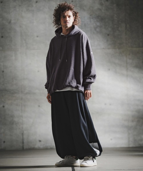 GLIMCLAP(グリムクラップ)の「mpa4163-Geometric Jacquard Jersey Shirred-Hem Hoodie パーカー(211-015-gla-cg)(パーカー・メンズ・チャコールグレー/ブラック/ロイヤルブルー・S/L/M)」の19枚目の写真