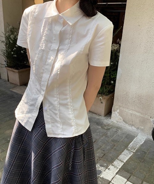 AsheKsha（アシクシャ）の「レースプリーツウエスト絞り白半袖シャツ（シャツ/ブラウス・レディース・ホワイト・M）」の6枚目の写真